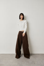 Curved silhouette pants