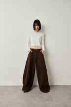 Curved silhouette pants
