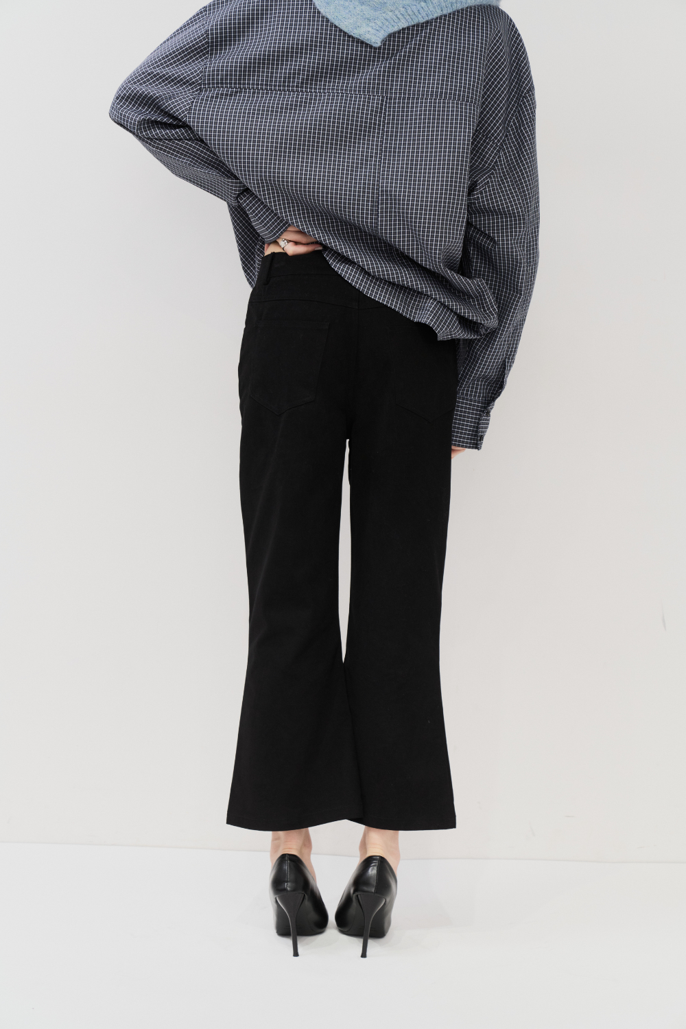 Cropped flared pants