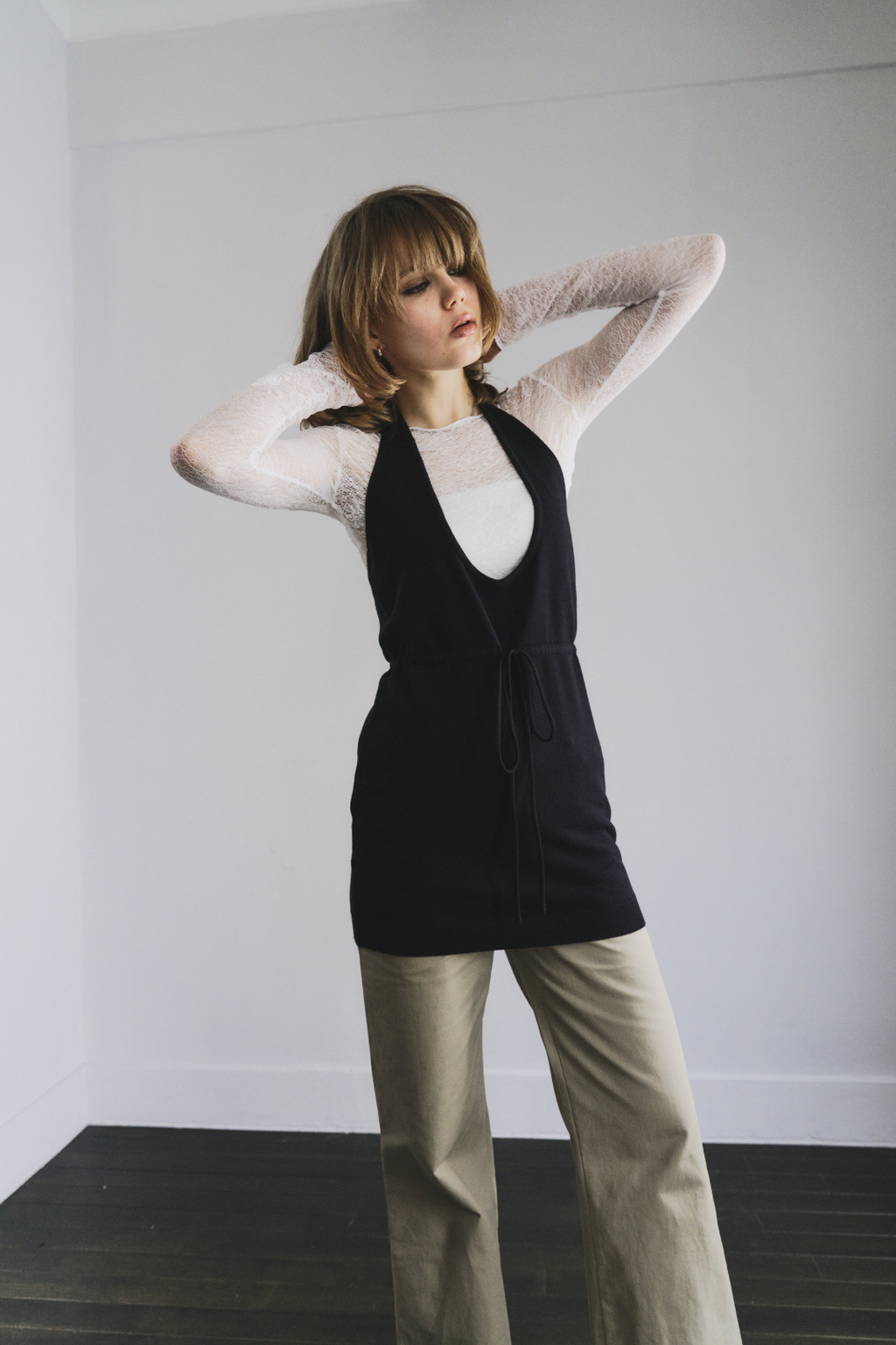 Halter neck knit tops