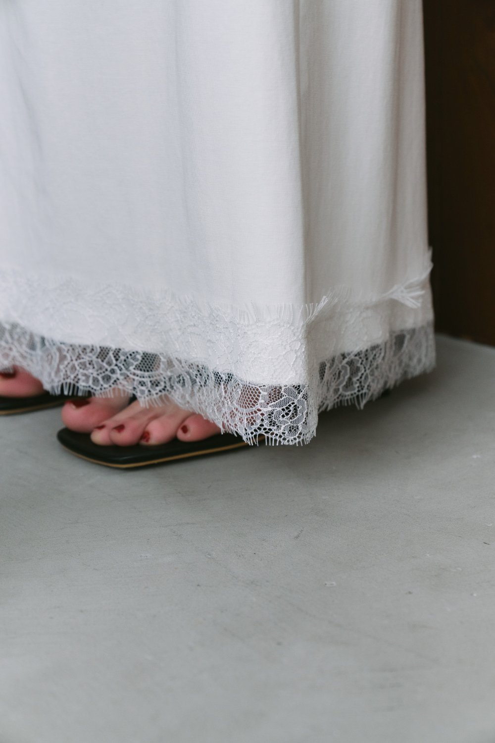 Lace hem long skirt