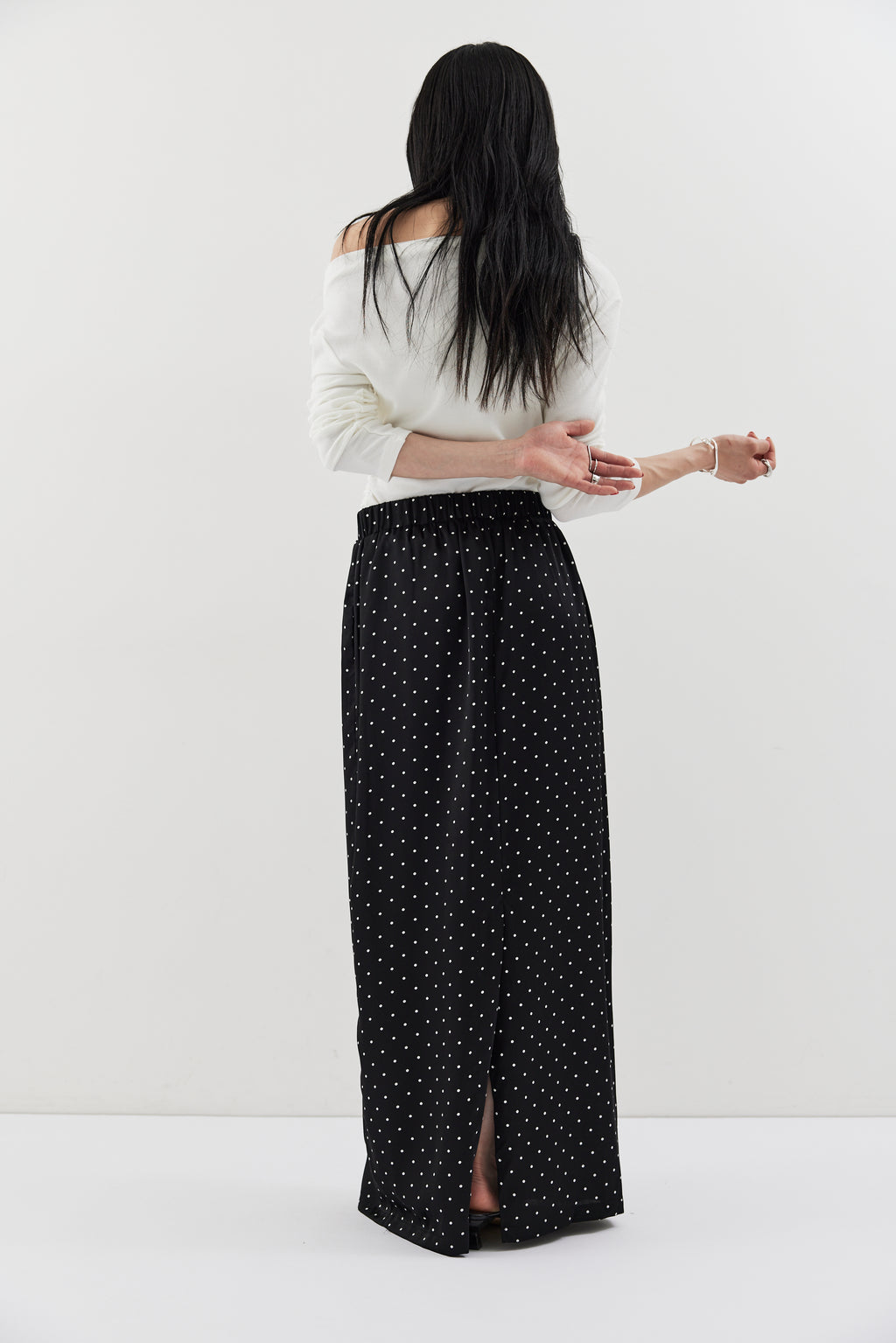 Dot satin long skirt