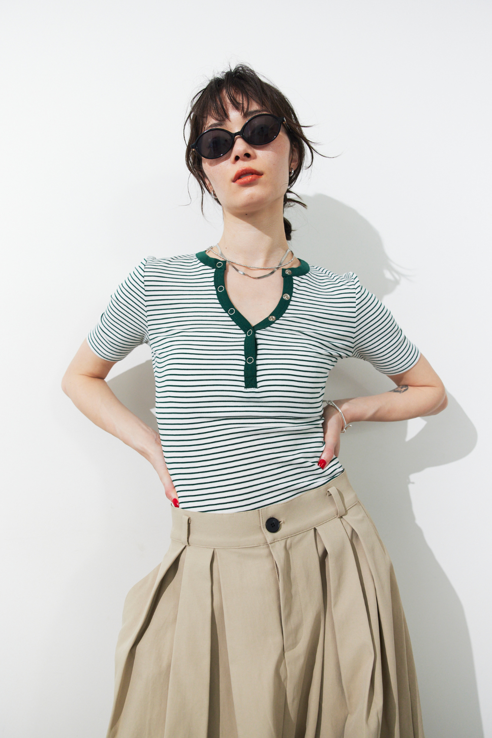 Snap button henry neck border TEE
