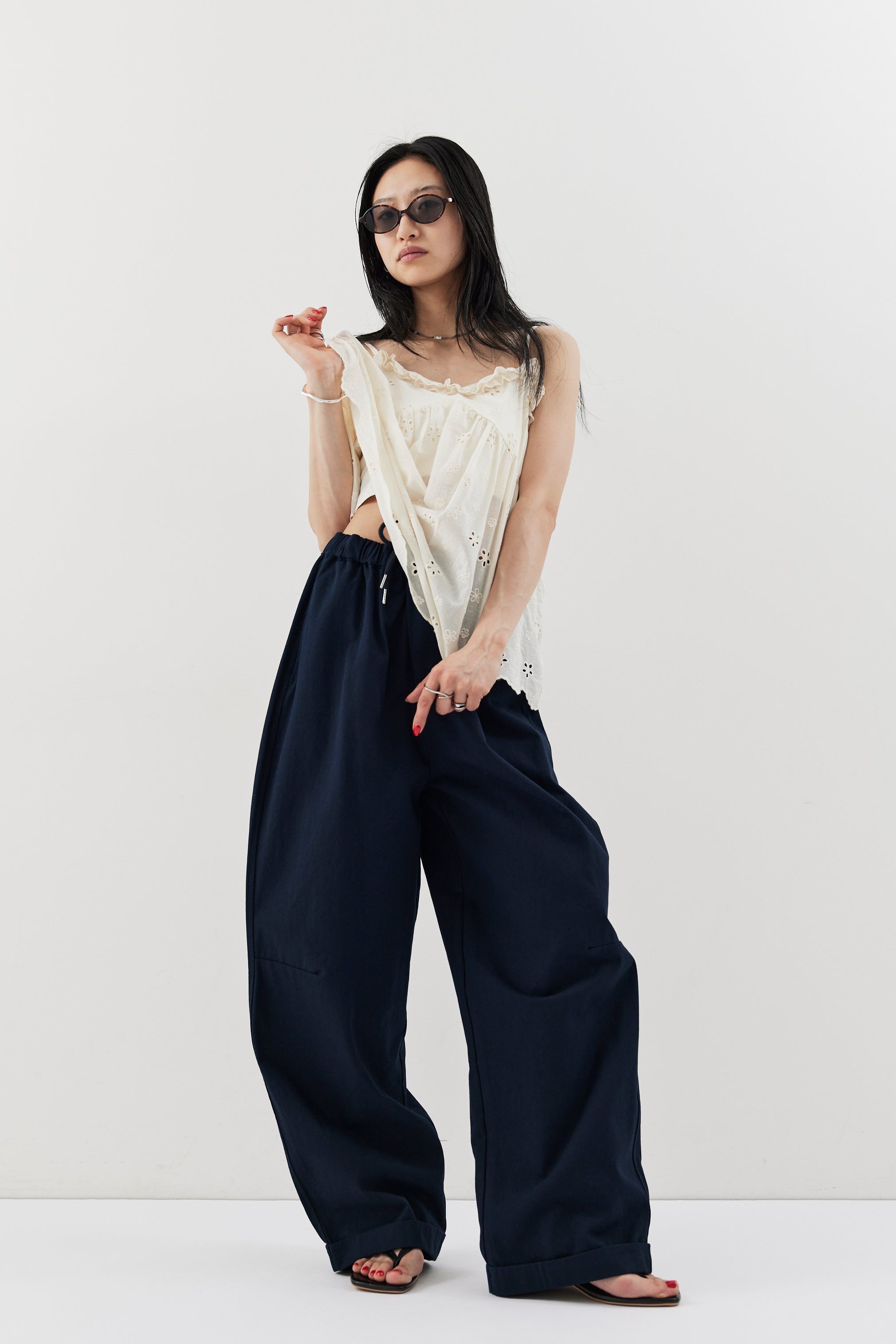 Cotton roll-up curved pants