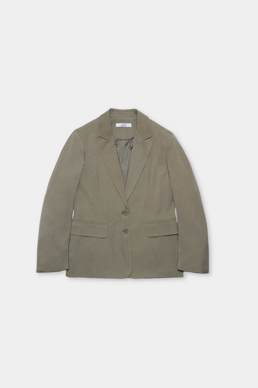 Peak lapel jacket